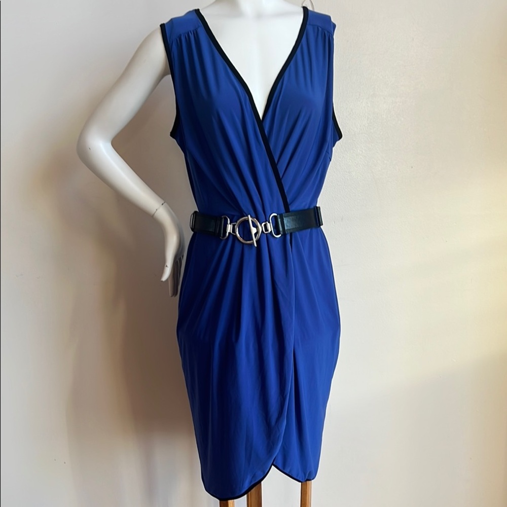 Wrapper faux wrap dress comes with black belt